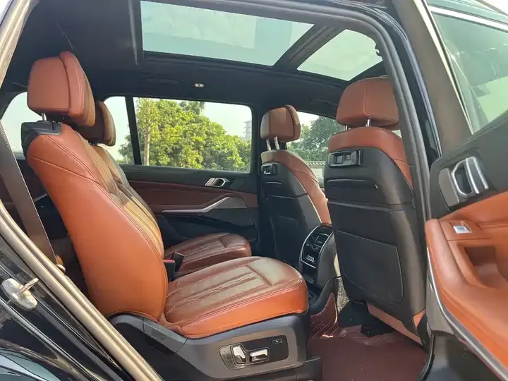 BMW X7 2022 xDrive40i exclusive M sports suit 10