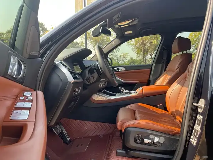 BMW X7 2022 xDrive40i exclusive M sports suit 4