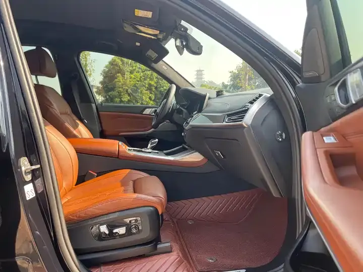 BMW X7 2022 xDrive40i exclusive M sports suit 5