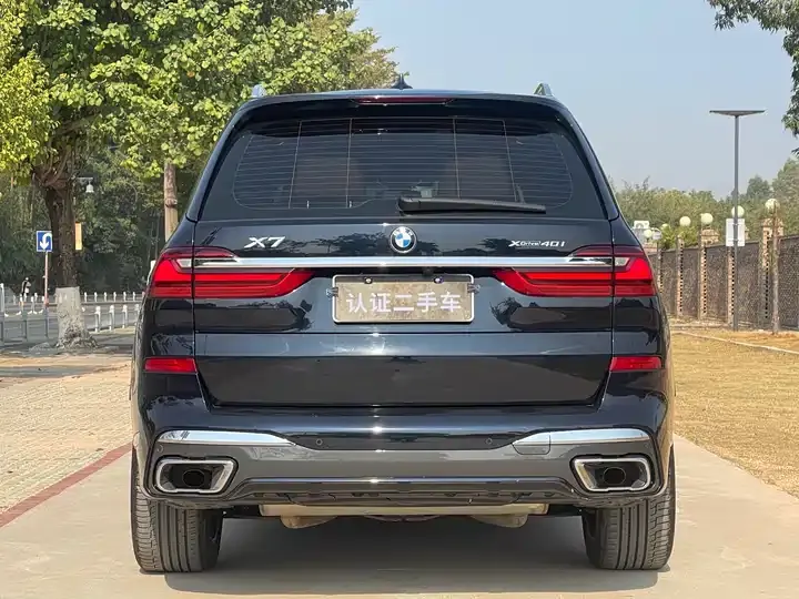 BMW X7 2022 xDrive40i exclusive M sports suit 7