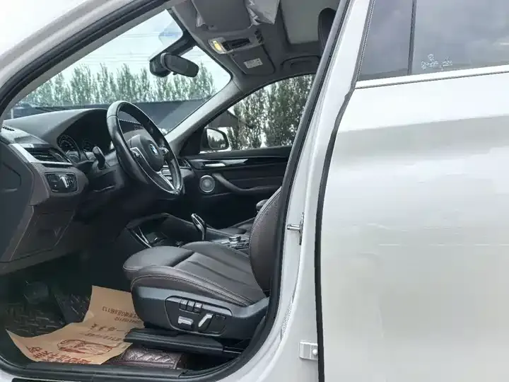 BMW X1 2022 sDrive20Li exclusive type 4