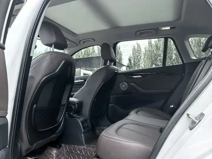 BMW X1 2022 sDrive20Li exclusive type 6