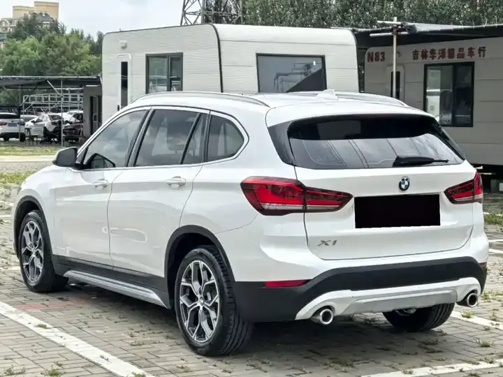 BMW X1 2022 sDrive20Li exclusive type 7