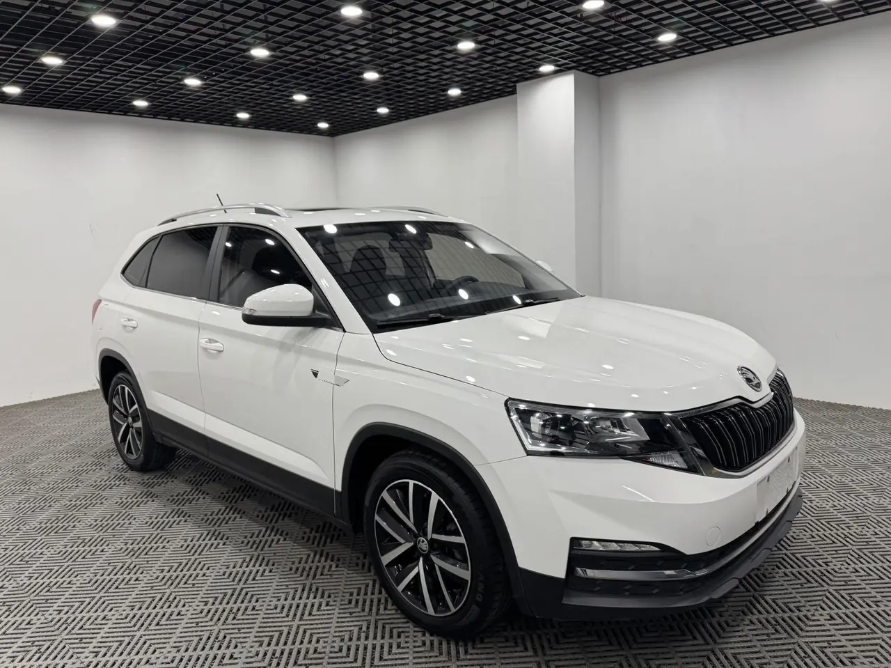 Skoda 2022 Komick 1.5 Comfortable Edition Automatic Gear 2