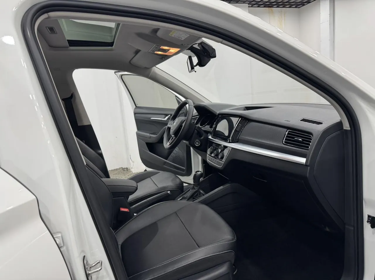 Skoda 2022 Komick 1.5 Comfortable Edition Automatic Gear 4
