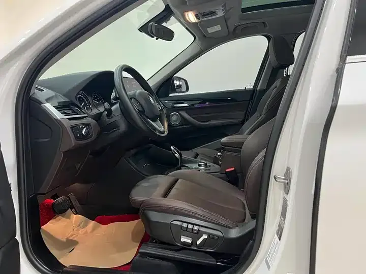 BMW X1 2022 sDrive20Li fashion 4