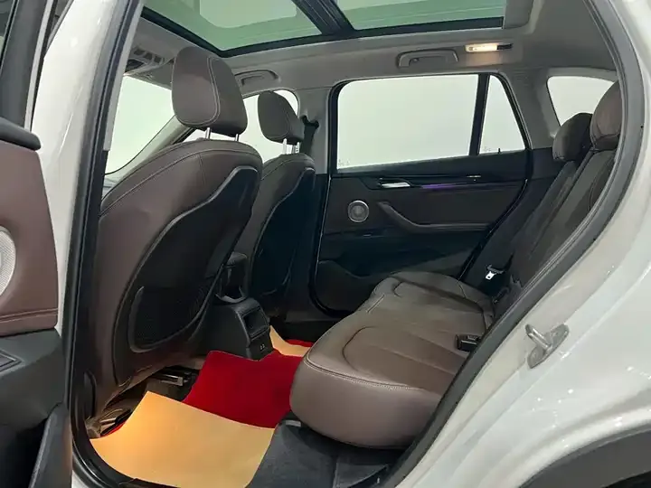 BMW X1 2022 sDrive20Li fashion 5