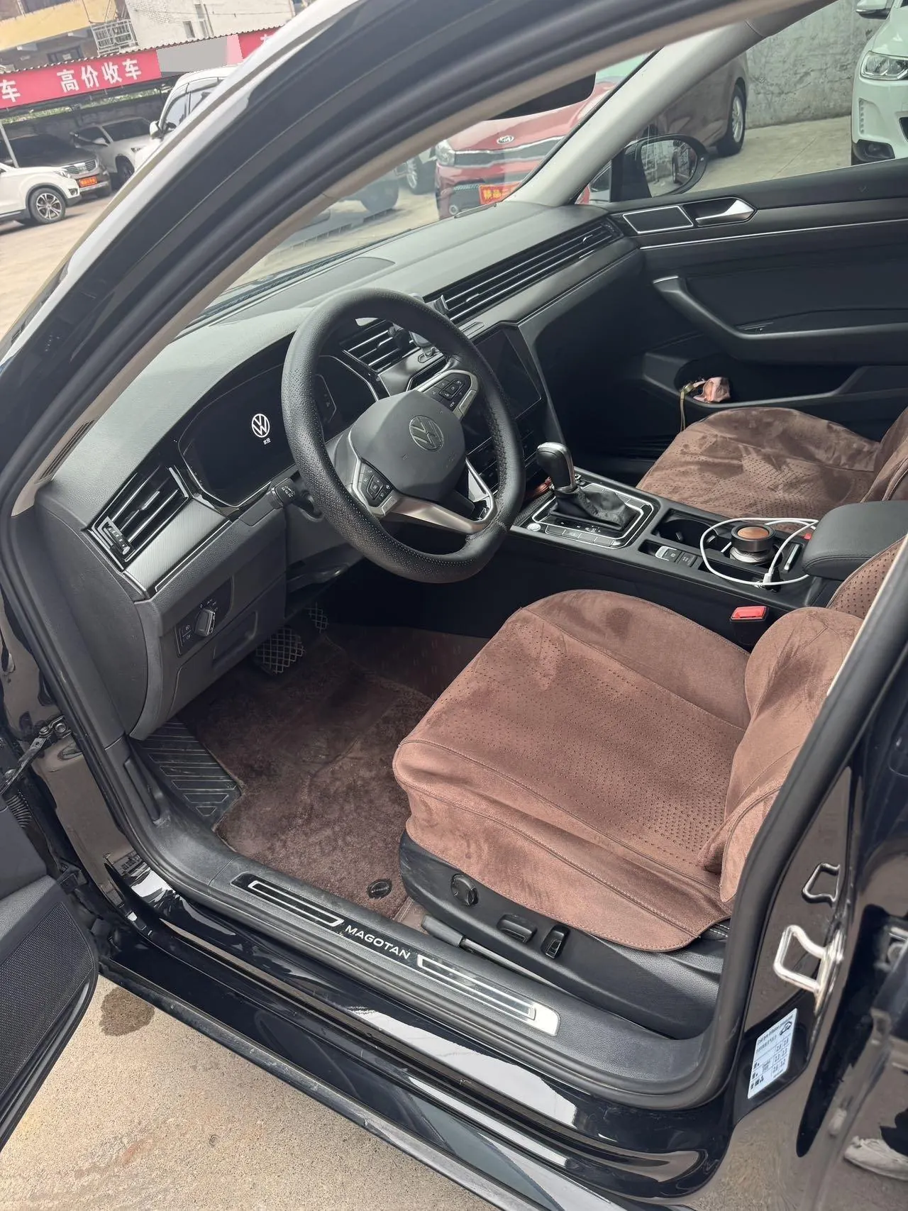 Volkswagen 2020 Magotan 2.0TSI 330TSI luxury automatic transmission 4