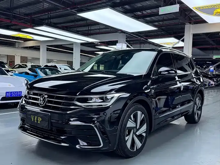 Tiguan L 2023 330TSI Automatic Two-Drive R-Line Enjoy Edition - View 1