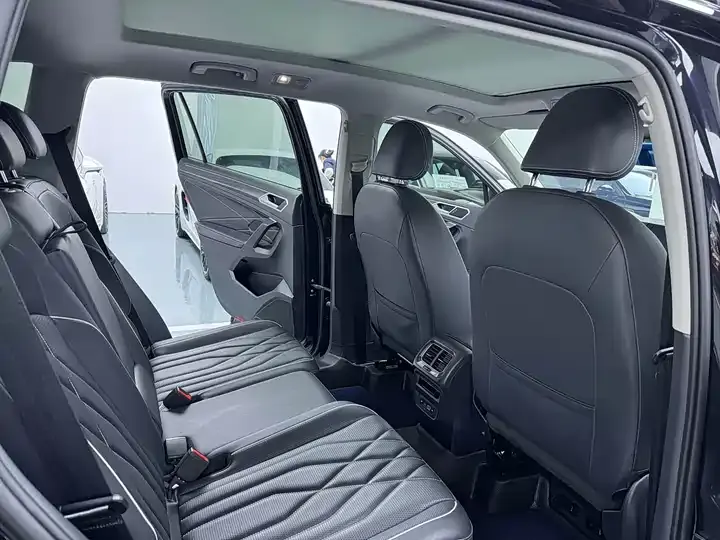 Tiguan L 2023 330TSI Automatic Two-Drive R-Line Enjoy Edition 11