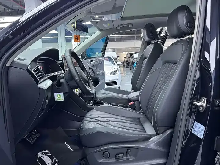Tiguan L 2023 330TSI Automatic Two-Drive R-Line Enjoy Edition 5