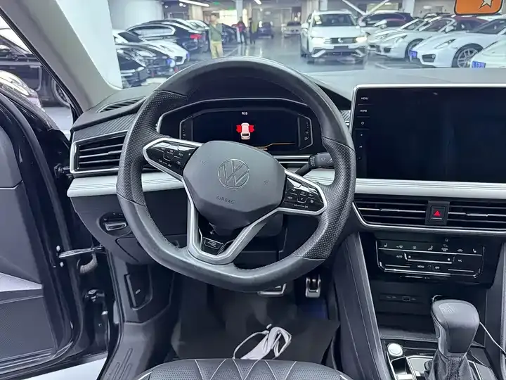 Tiguan L 2023 330TSI Automatic Two-Drive R-Line Enjoy Edition 8