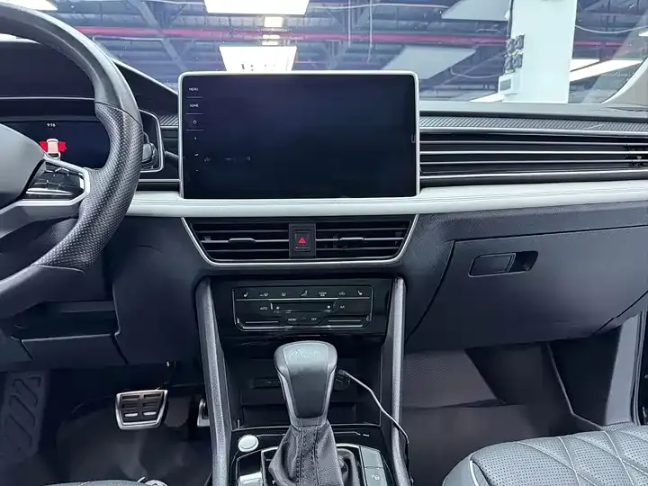 Tiguan L 2023 330TSI Automatic Two-Drive R-Line Enjoy Edition 9