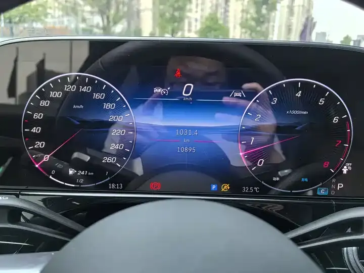 Mercedes Benz E-Class 2025 E 260 L Sports 11
