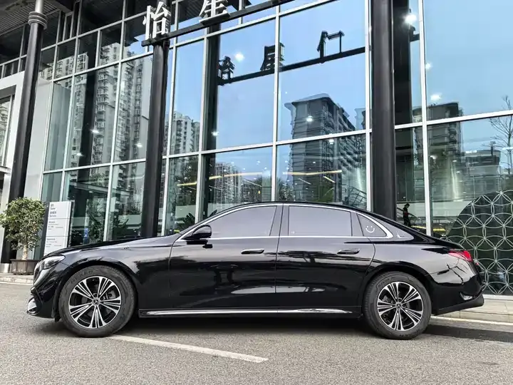 Mercedes Benz E-Class 2025 E 260 L Sports 4