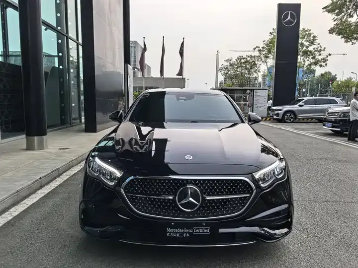Mercedes Benz E-Class 2025 E 260 L Sports 8
