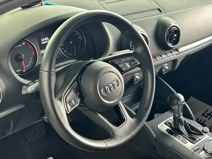 Audi A3 2020 Sportback 35 TFSI aggressive country VI 8