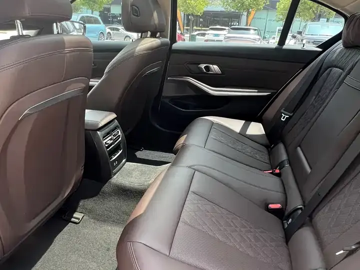 BMW i3 2022 eDrive 35 L 8