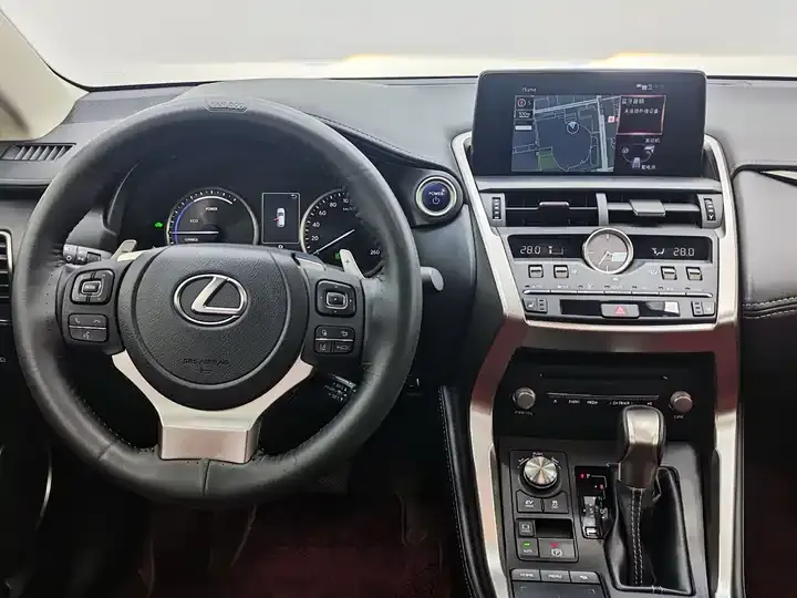 Lexus NX 2020 300h Precursor Front Edition Country VI 11