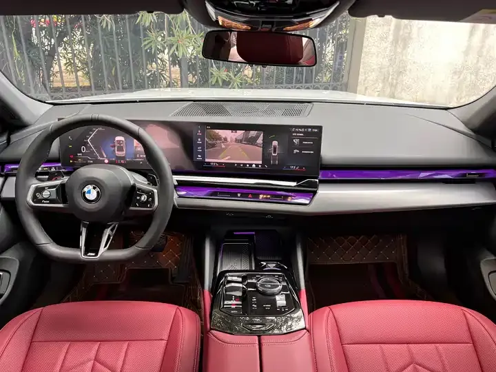 BMW 5 Series 2025 525Li M Sports Suit 5
