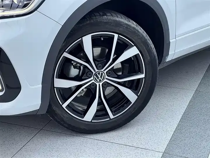 T-ROC Tange 2024 300TSI DSG Two-Drive Chen Guang Edition 7