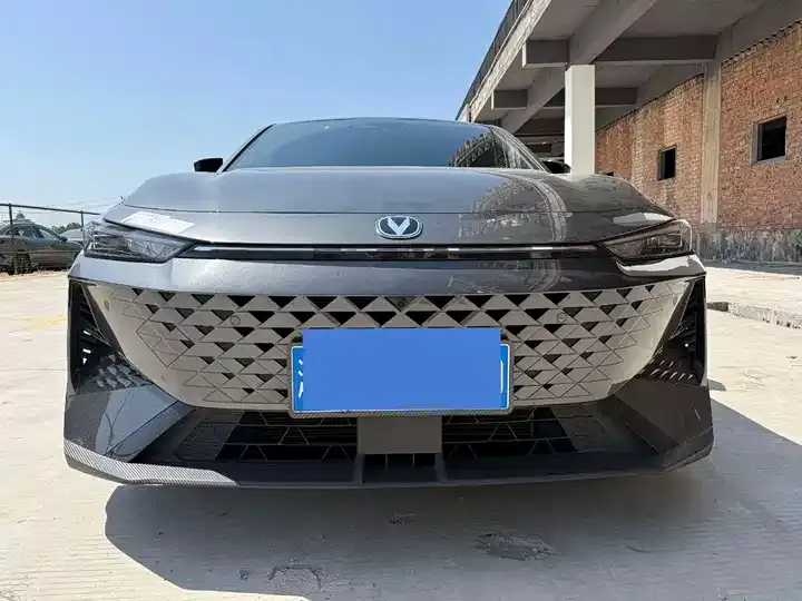 ChangAn UNI-V 2024 1.5T Honorable Model 2
