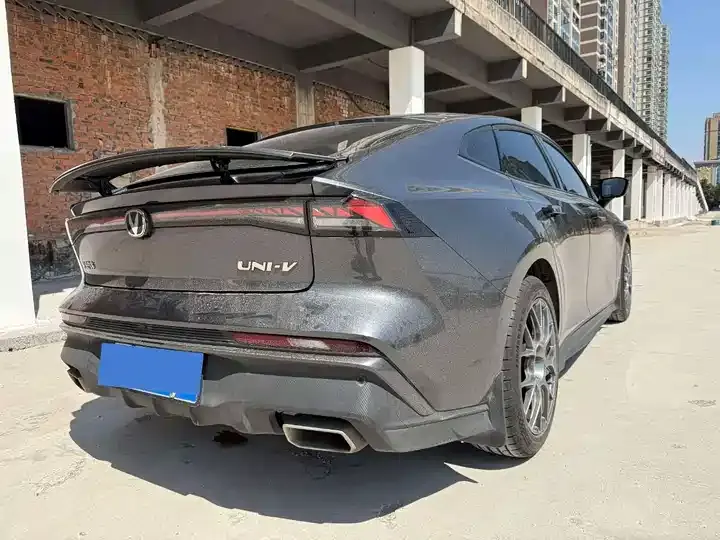 ChangAn UNI-V 2024 1.5T Honorable Model 4