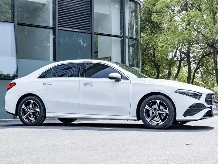 Mercedes Benz Class A 2025 A 200 L Fashion 6