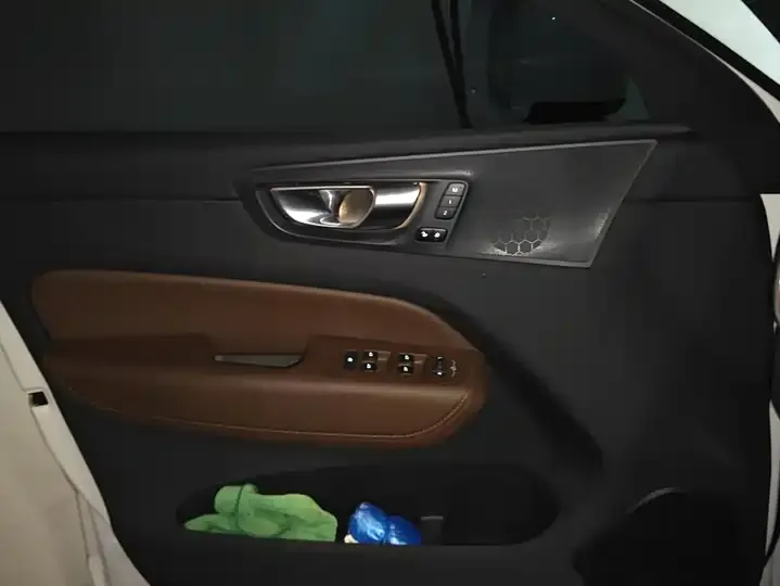 Volvo XC60 plug-in hybrid 2025 plug-in hybrid long endurance four-wheel drive Zhiyuan Deluxe Edition 7