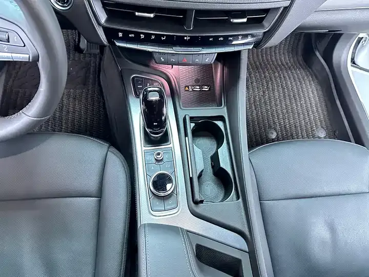 Cadillac CT5 2024 28T Luxury Pro 10