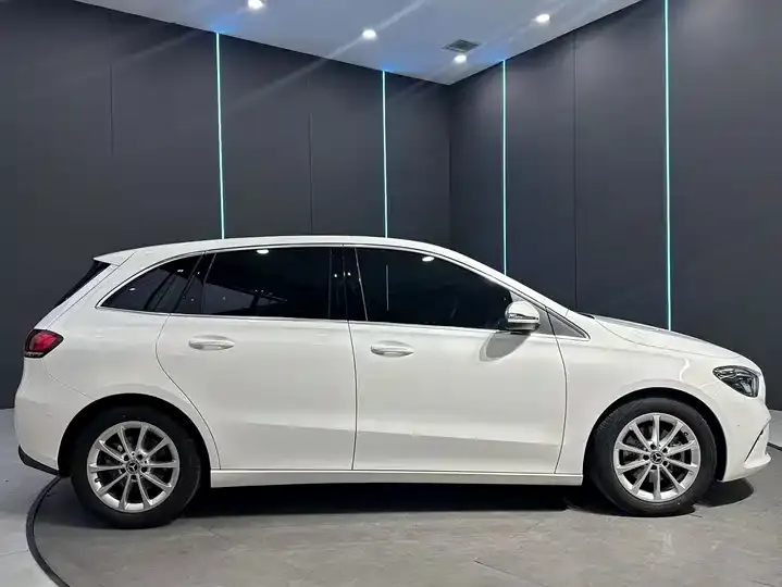 Mercedes Benz Class B 2022 to Class B 200 Fashion 4