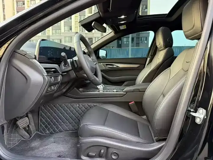 Cadillac CT5 2025 28T City Sports Edition 4