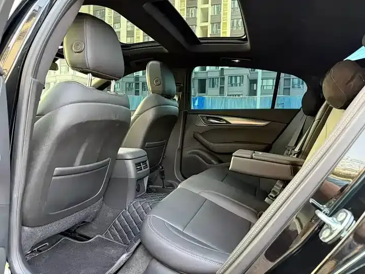Cadillac CT5 2025 28T City Sports Edition 6