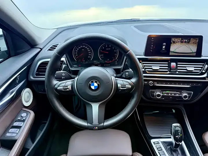 BMW 1 Series 2021 120i M Sports Obsidian Night Edition 10
