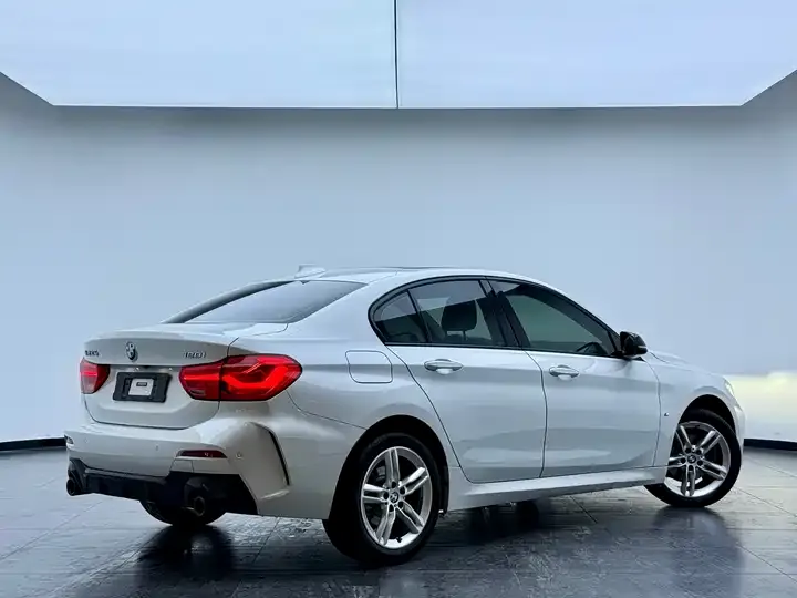 BMW 1 Series 2021 120i M Sports Obsidian Night Edition 3