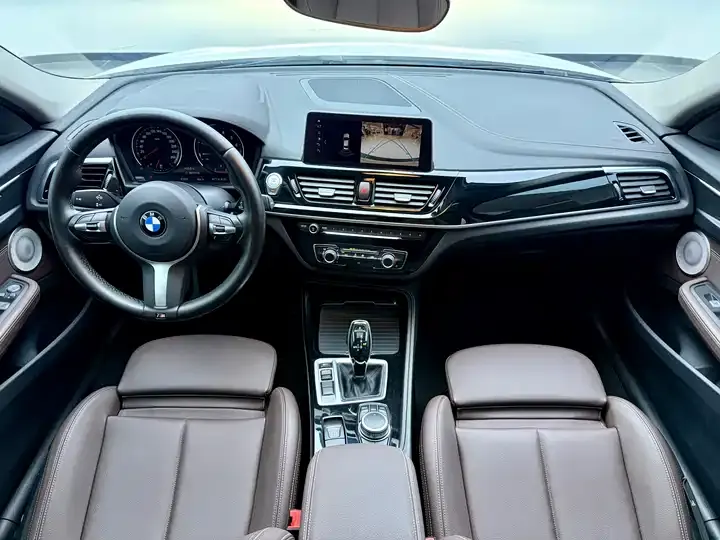 BMW 1 Series 2021 120i M Sports Obsidian Night Edition 9