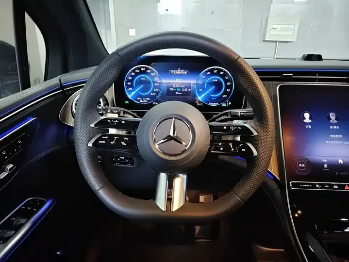 Mercedes Benz EQE SUV 2024 500 4MATIC Pioneer Edition 4