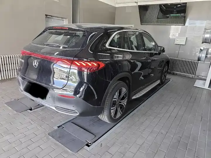 Mercedes Benz EQE SUV 2024 500 4MATIC Pioneer Edition 8
