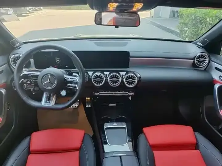 Mercedes Benz Class A AMG 2025 AMG A 35 L 4MATIC 5