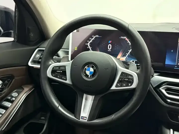 BMW 3 series 2023 325Li M sports obsidian night suit 9