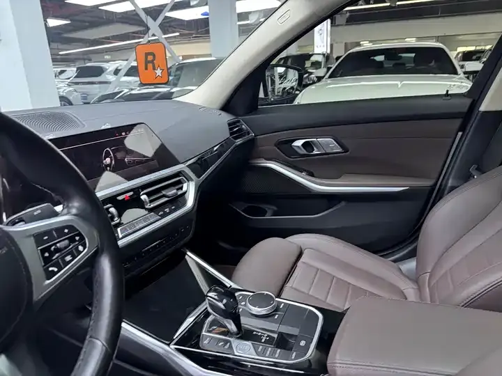 BMW 3 Series 2021 320Li M Sports Suit 6