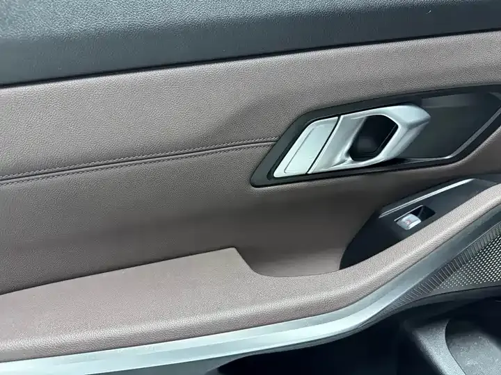 BMW 3 Series 2021 320Li M Sports Suit 7
