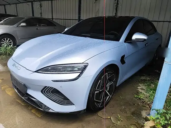 Open image lightbox: Seal 2023 Champion Edition 700km Performance Edition