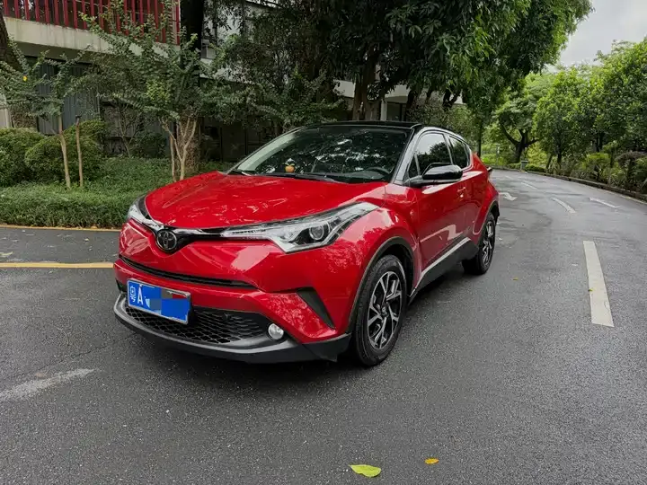 Открыть галерею: Toyota C- HR 2020 2.0L Cool More Leading Edition