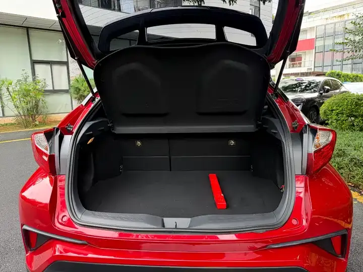 Toyota C- HR 2020 2.0L Cool More Leading Edition 12