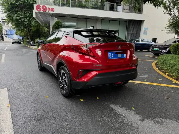 Toyota C- HR 2020 2.0L Cool More Leading Edition 6