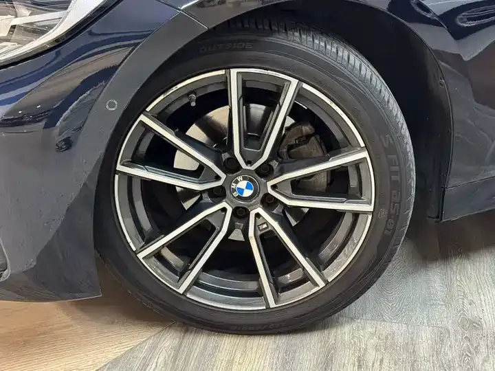 BMW 3 Series 2020 Change 325i M Sports Suit 9