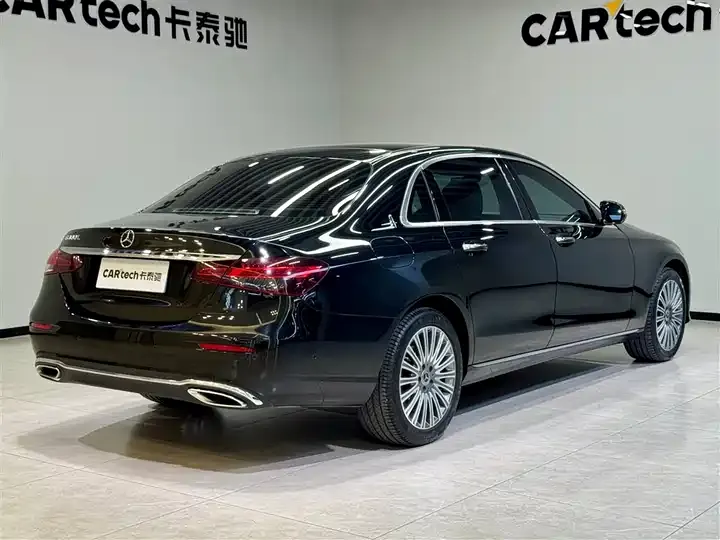 Mercedes Benz E-Class 2022 to E 300 L Fashion 4