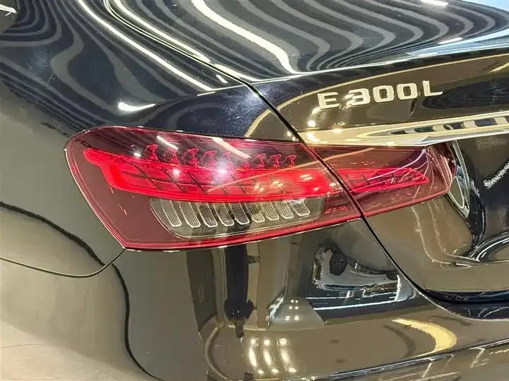 Mercedes Benz E-Class 2022 to E 300 L Fashion 9