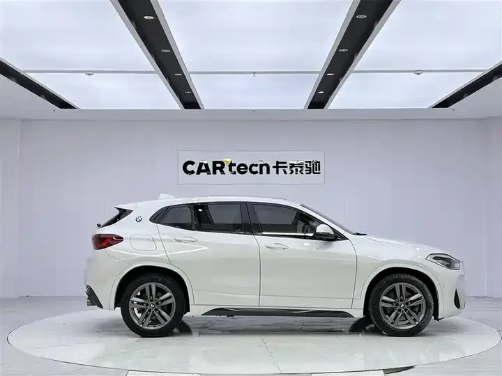 BMW X2 2020 sDrive25i leading M sports suit 4
